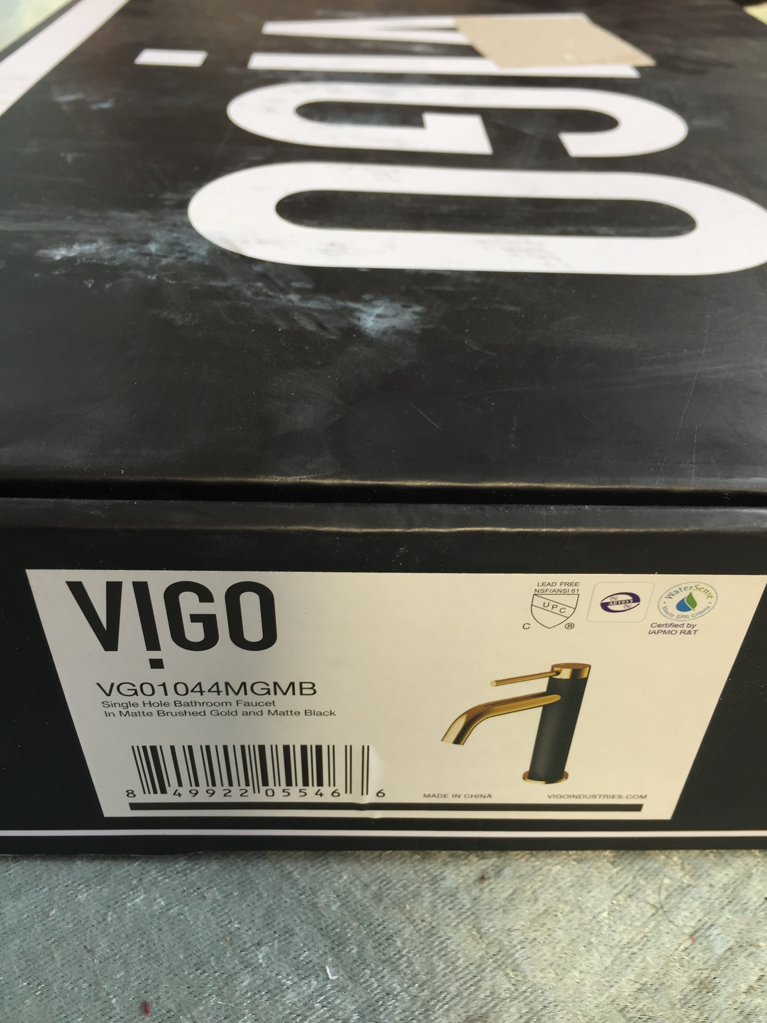 VIGO VG01044MGMB 8" H VIGO Madison Single Hole Bathroom Faucet Matte Black/Gold (7653143838958)